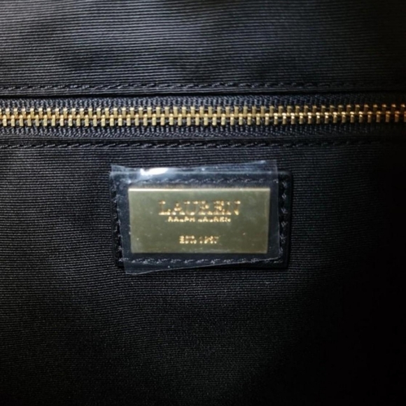 Ralph Lauren Leather Large Andie Drawstring Bag - Picture 7 of 8